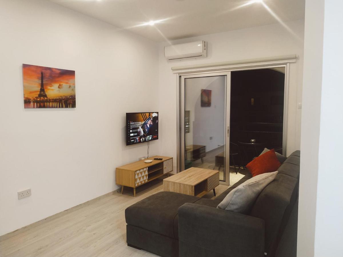 Charming Retreat Kato 400m To The Apartament